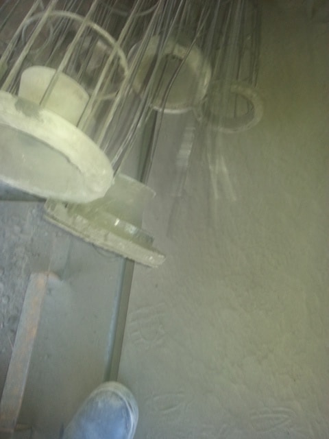 有客戶咨詢問除塵布袋更換了需要更換除塵器骨架嗎？